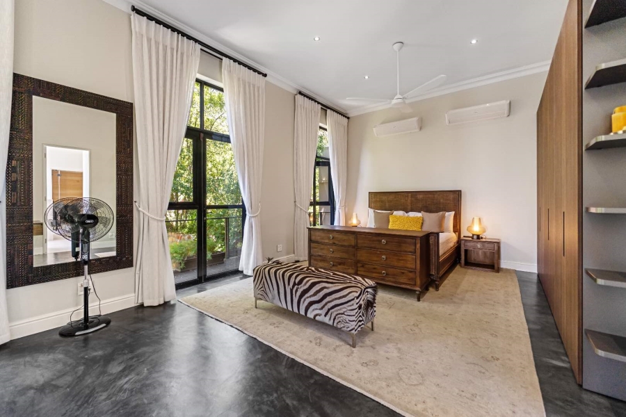5 Bedroom Property for Sale in Oranjezicht Western Cape